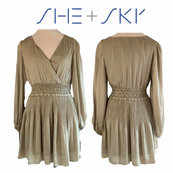 She + Sky Soft Green Long Sleeve Pleated Dress Size L - Picture 1 of 13